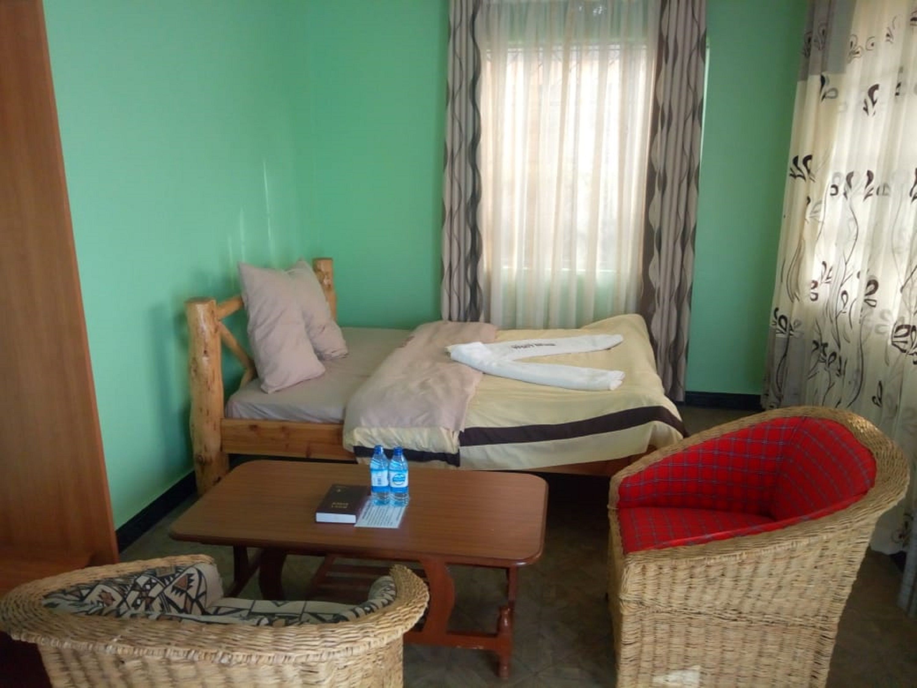 standard room | desk, blackout curtains, cots/infant beds, free wifi