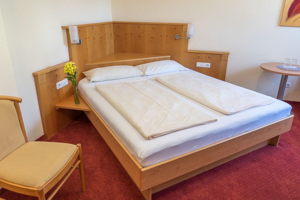 Double Room | In-room safe, desk, blackout curtains, free WiFi