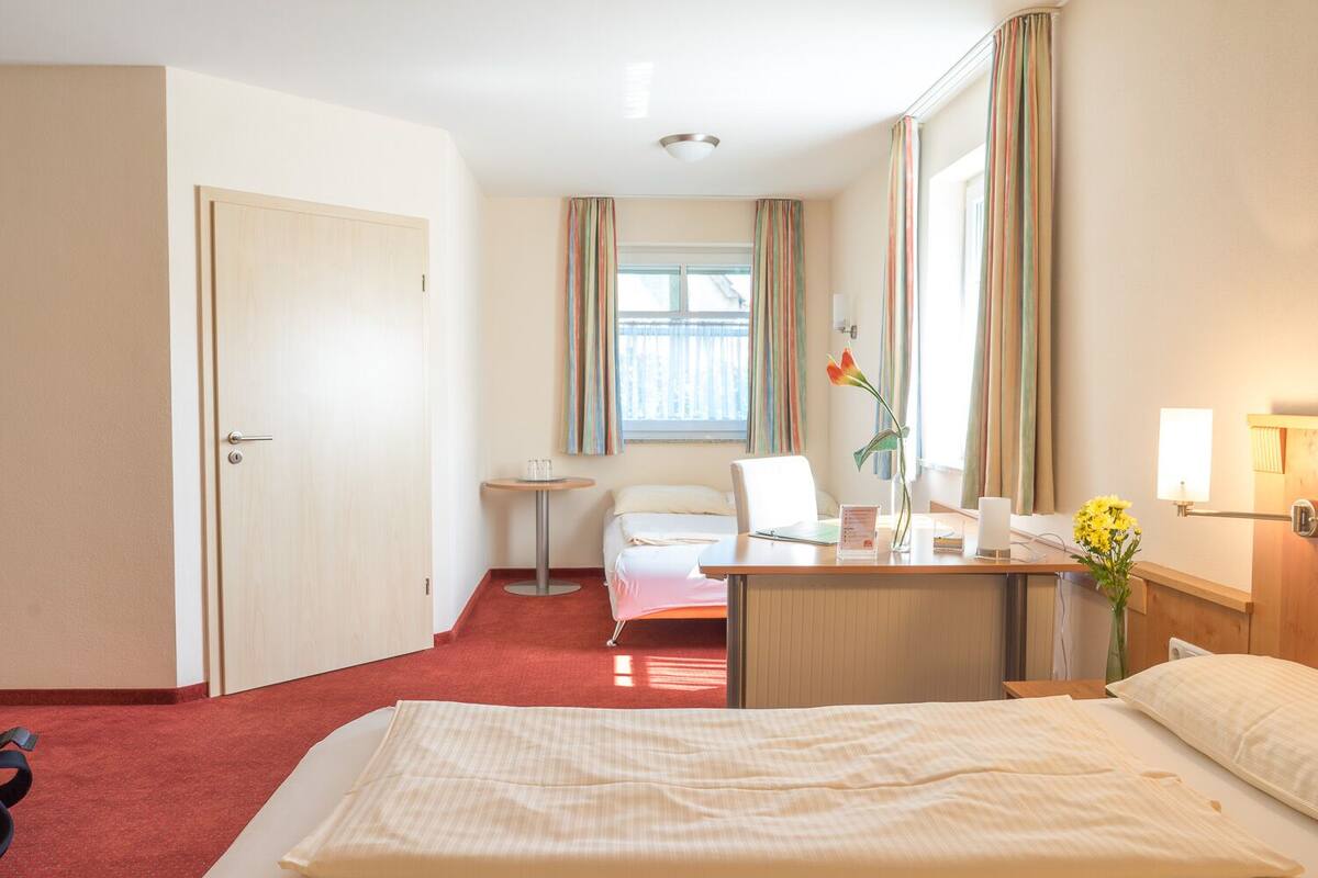 Triple Room | In-room safe, desk, blackout curtains, free WiFi
