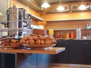 Petit déjeuner buffet compris tous les jours