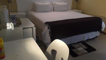 Luxury Double Room | Desk, free WiFi, bed sheets