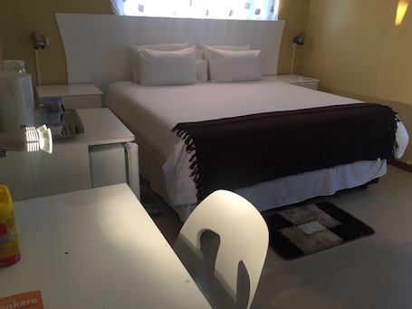 Luxury Double Room | Desk, free WiFi, bed sheets