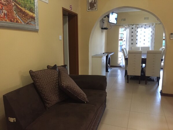 Interior entrance - Rosey Rest Inn (Ghanzi)