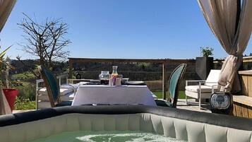 Bồn tắm spa ngoài trời