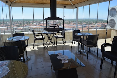 Terrace/patio. Yildirim Hotel