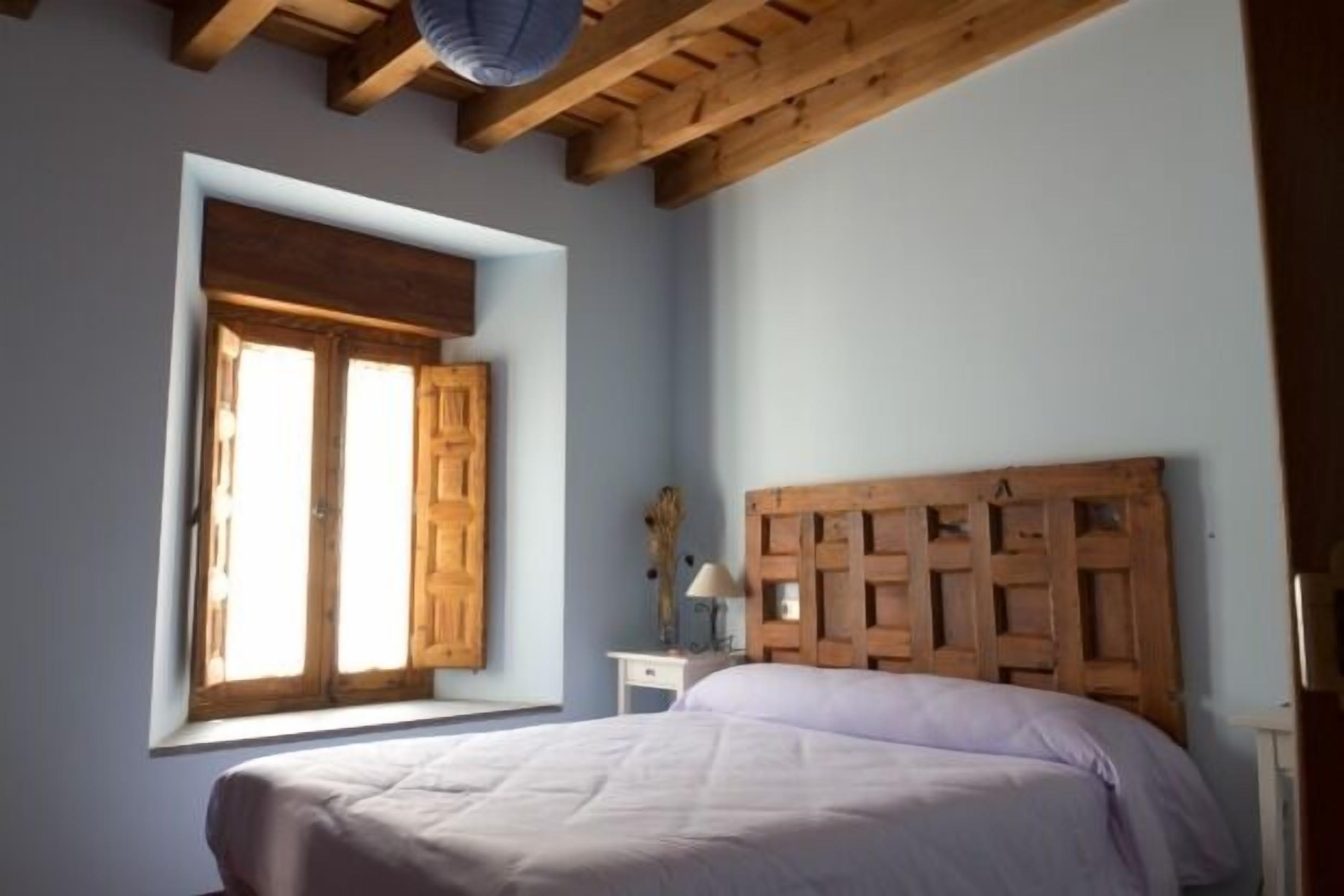 5 dormitorios, tabla de planchar con plancha, Internet y ropa de cama