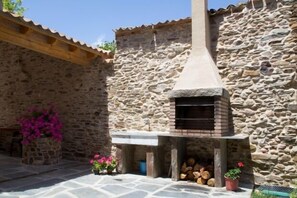 Terrace/patio - Peñamora Rural Cottage for 10 people (Migueláñez)