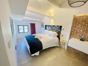 Deluxe Suite, Ensuite, Mountain View - Hostellerie la Fontaine (Saint-Paul-de-Vence)