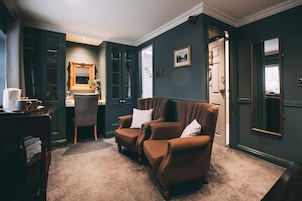 Double Room (Parsonage View) | Living area | Flat-screen TV