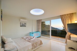2 habitaciones, escritorio, tabla de planchar con plancha y wifi gratis 