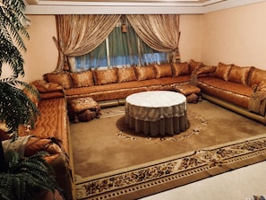 Family Apartment, 3 Bedrooms, Non Smoking | Living area | Plasma TV - Dar Hamria (Meknes)