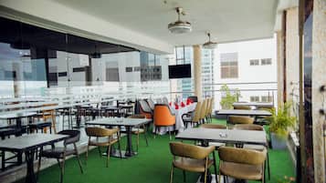 2 restaurants servant le petit déjeuner