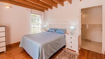 Luxury Villa, Multiple Beds, Non Smoking, Mountain View | 3 bedrooms, in-room safe, iron/ironing board, free WiFi