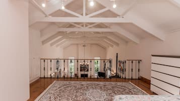 Luxury Villa, Multiple Beds, Non Smoking, Mountain View | 3 bedrooms, in-room safe, iron/ironing board, free WiFi