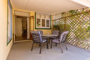 Luxury Villa, Multiple Beds, Non Smoking, Mountain View | Terrace/patio - Villa Ashbourne (Franschhoek)