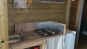 Chalet, 2 makuuhuonetta, terassi (Lodge Carrelet) | Yksityinen keittonurkkaus | Espressokone, jääkaappi, vedenkeitin