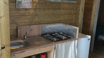 Chalet, 2 kamar tidur, teras (Lodge Carrelet) | Dapur kecil pribadi | Lemari es, mesin espresso, dan ketel listrik