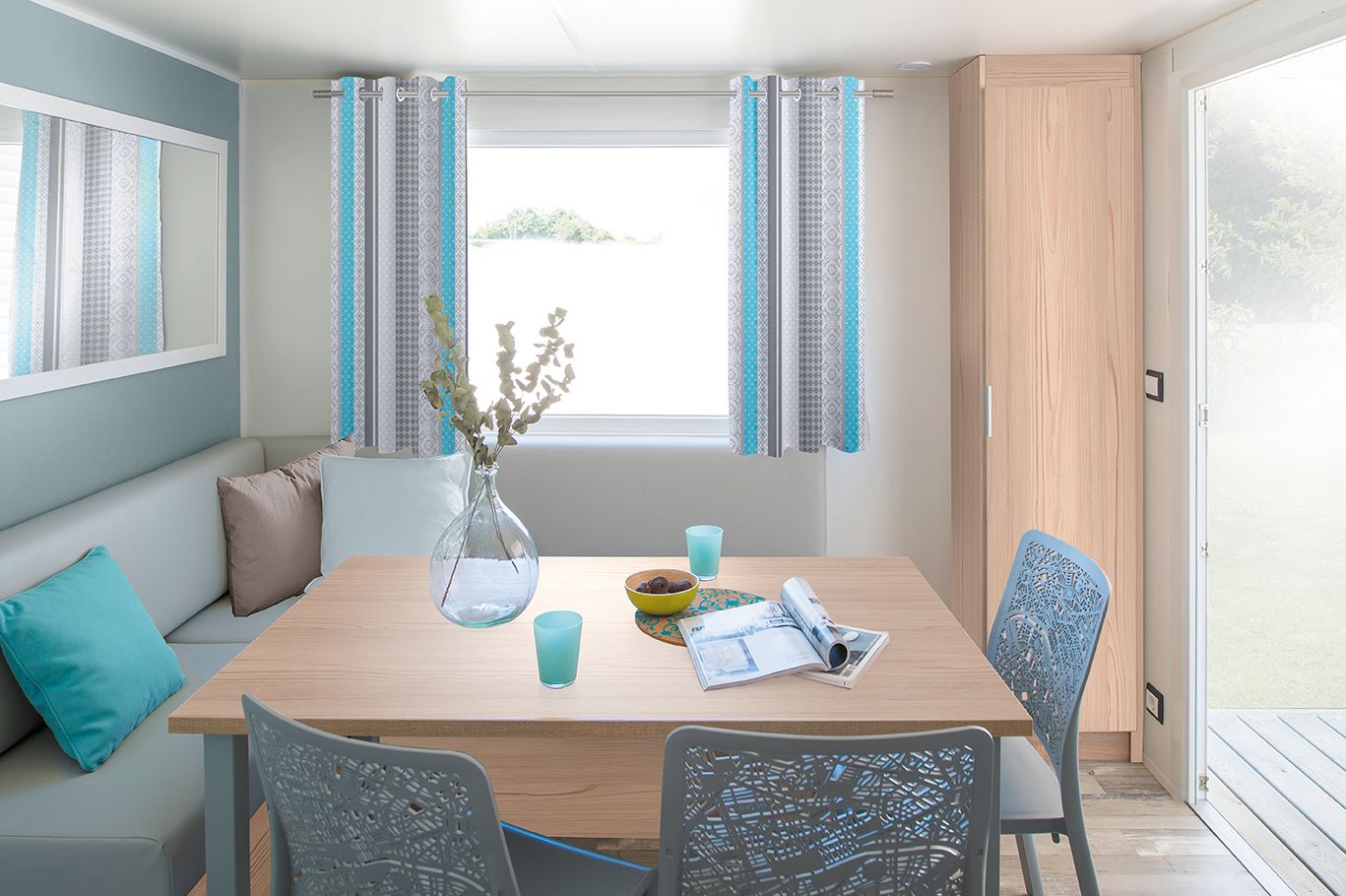 컴포트 이동 주택, 침대(여러 개), 금연 | 거실