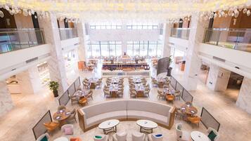 Breakfast, lunch, dinner served; international cuisine