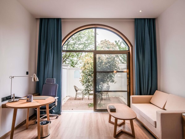 Egyptian cotton sheets, premium bedding, memory-foam beds - Novotel Suzhou Tai Lake Santeh Hotel (Suzhou)