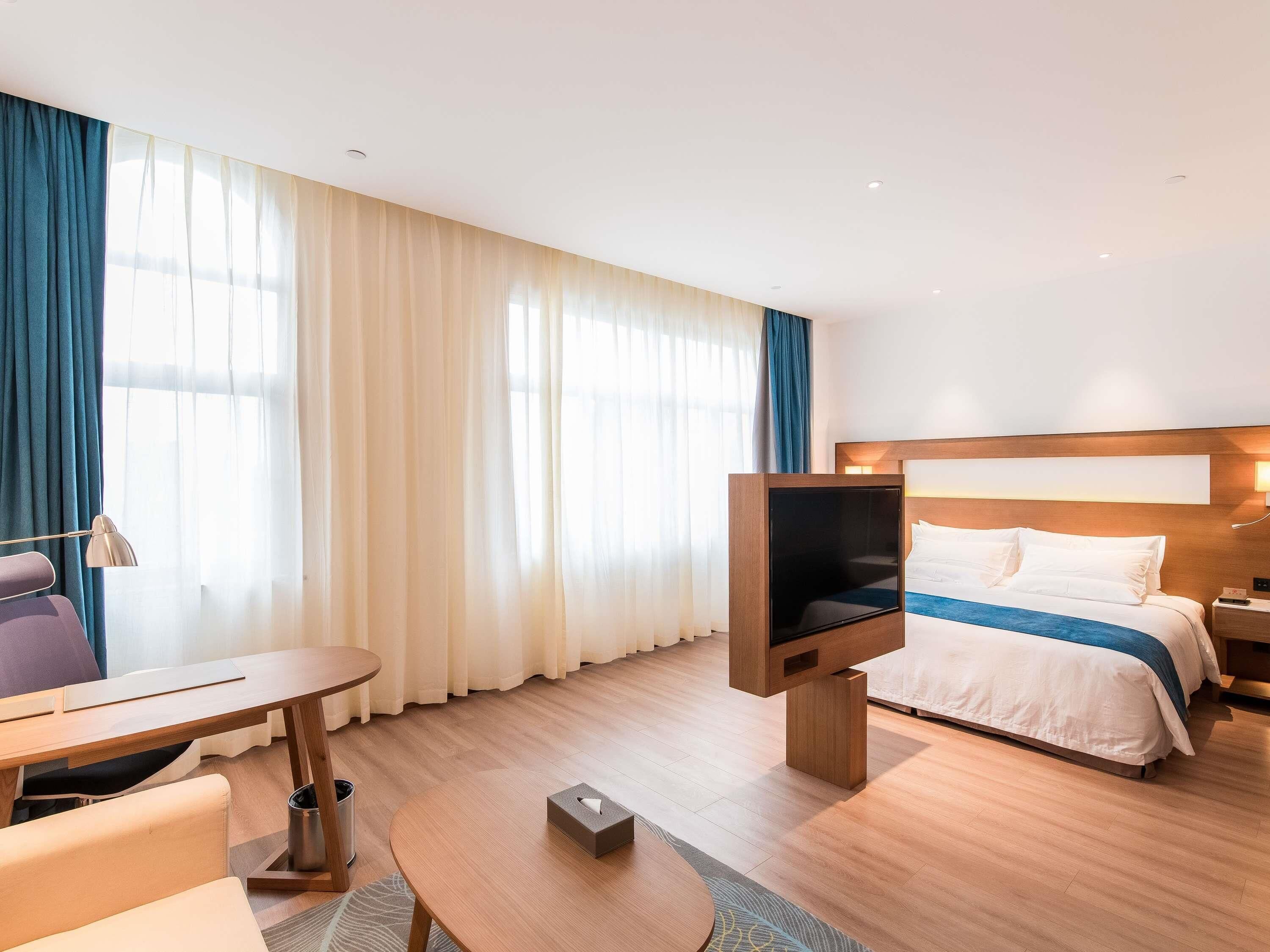 行政客房, 1 張特大雙人床 | 埃及棉床單、高級寢具、記憶床墊、免費迷你吧物品