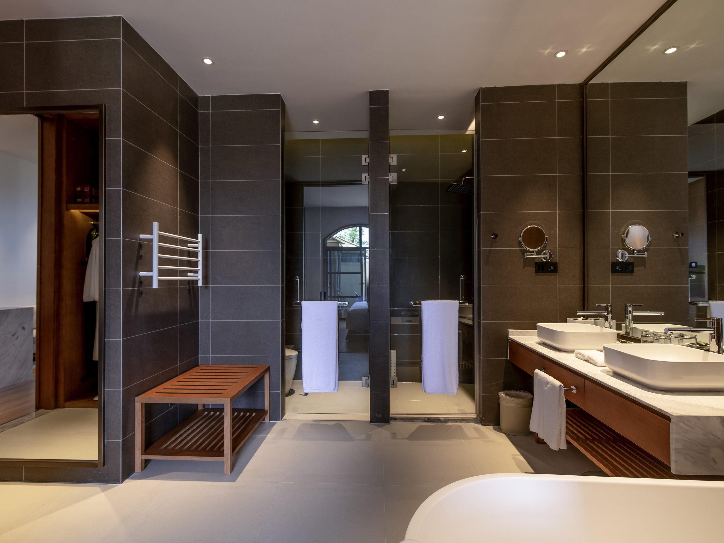 Superior Suite, 1 Queen Bed with Sofa bed