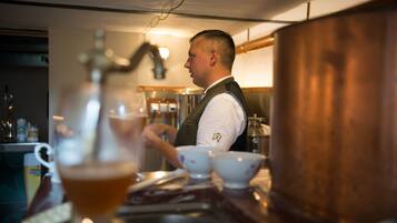 Se sirven cenas y cocina regional