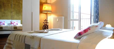 Couette en duvet d'oie, bureau, Wi-Fi gratuit, draps fournis