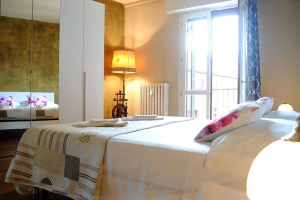 Down comforters, desk, free WiFi, bed sheets