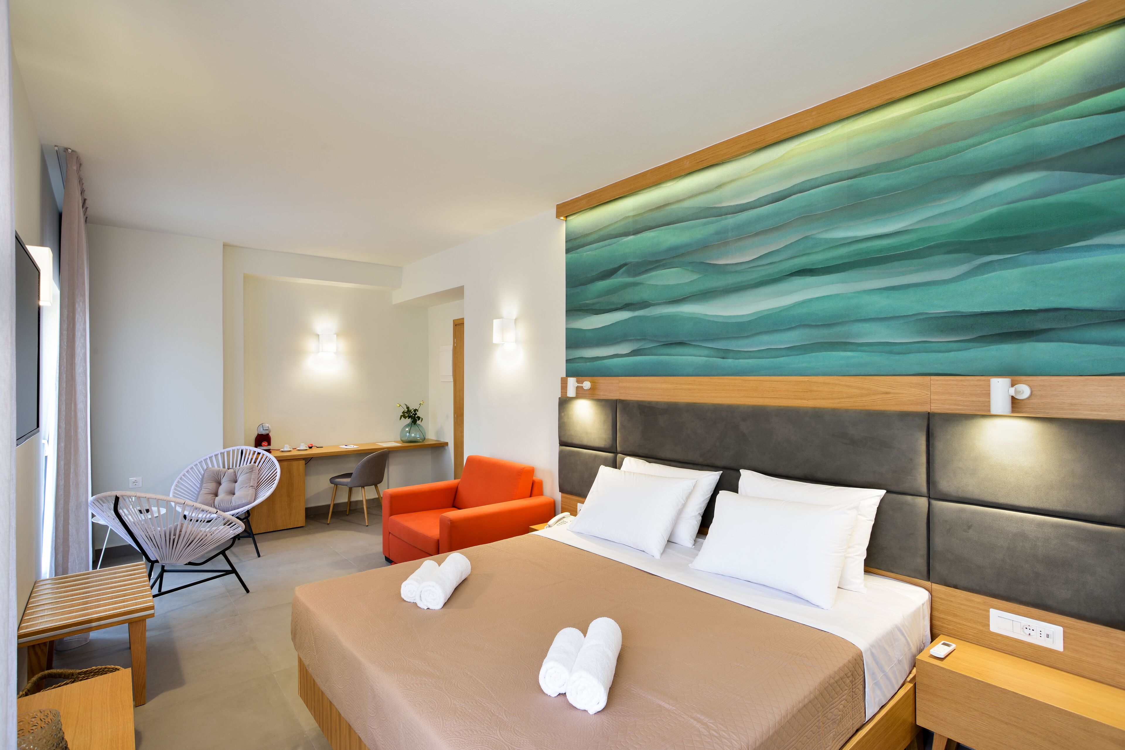 superior room with balcony | 1 bedroom, in-room safe, desk, laptop workspace