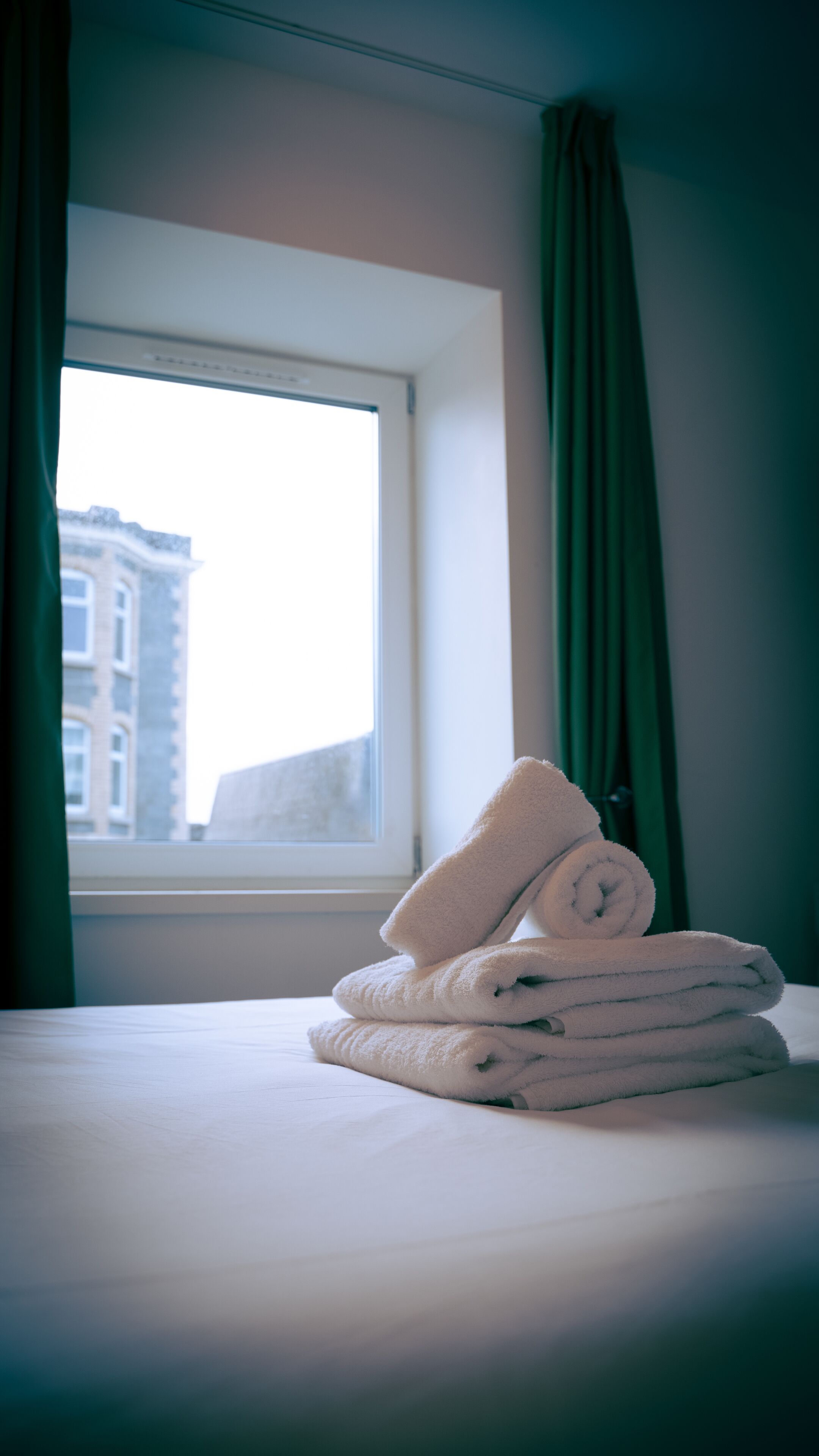 double room (compact) | 1 bedroom, desk, iron/ironing board, cots/infant beds