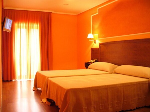 Free WiFi, bed sheets