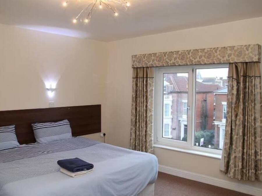 Deluxe Twin Room, Ensuite | Individually decorated, individually furnished, soundproofing