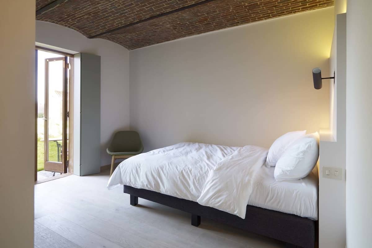 Eenpersoonskamer | Luxe beddengoed, een bureau, een laptopwerkplek