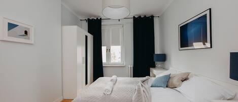 Departamento Confort, 1 cama Queen size y sofá cama, para no fumadores, vista al patio | 1 habitación, ropa de cama hipoalergénica y escritorio