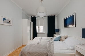 Comfort Apartment, 1 Queen Bed with Sofa bed, Non Smoking, Courtyard View