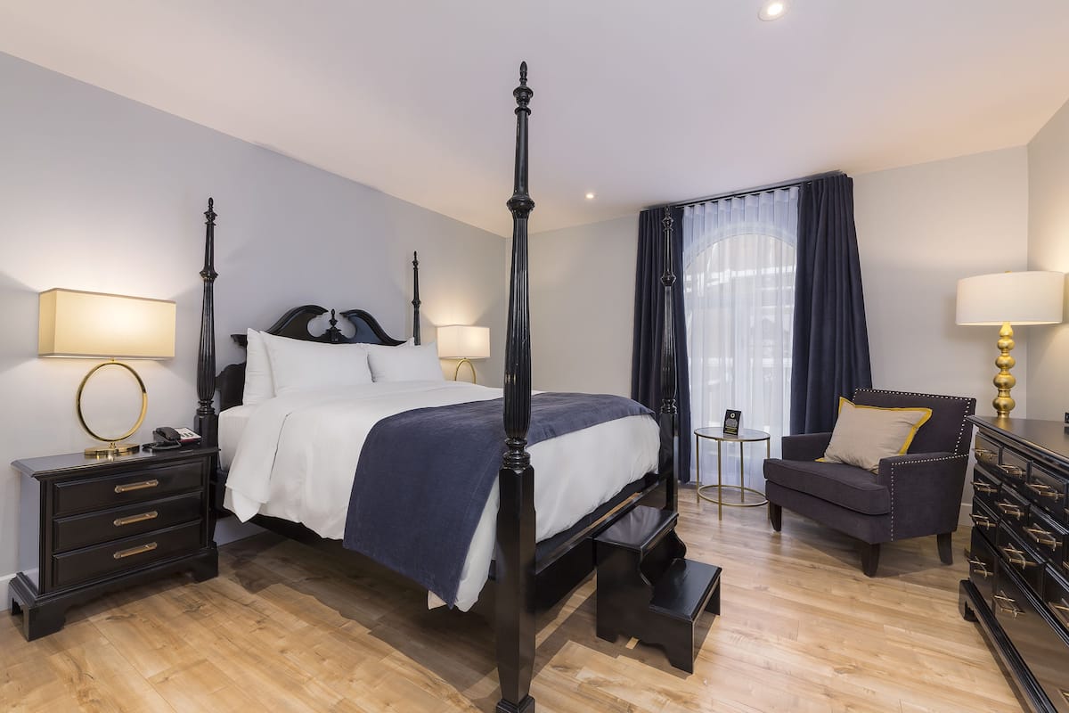 Comfort Room, 1 Queen Bed, Non Smoking | Premium bedding, down duvets, desk, free WiFi