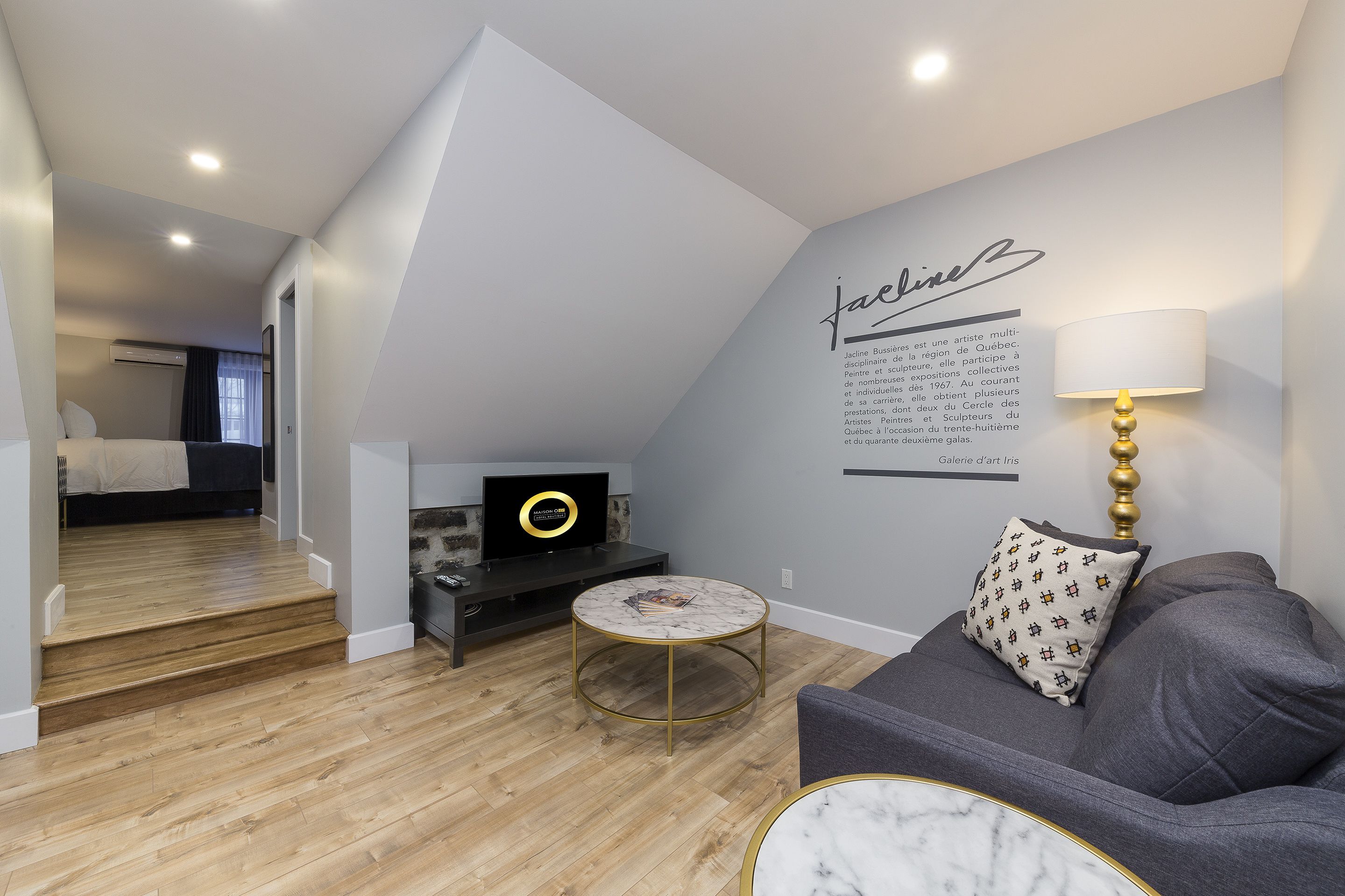 signature suite, 1 king bed, non smoking | premium bedding, down duvets, individually furnished, desk