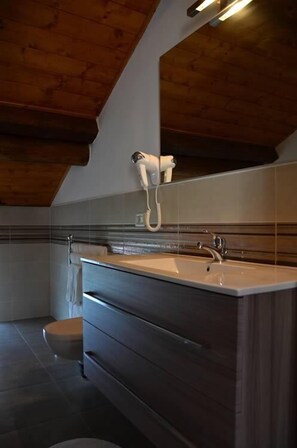 Bathroom - Agriturismo alla Corte (Costabissara)