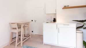 Apartment, 1 Queen Bed, Non Smoking | 1 bedroom, WiFi (free), bed sheets - Theater Square Apartments 47 (Antwerp)