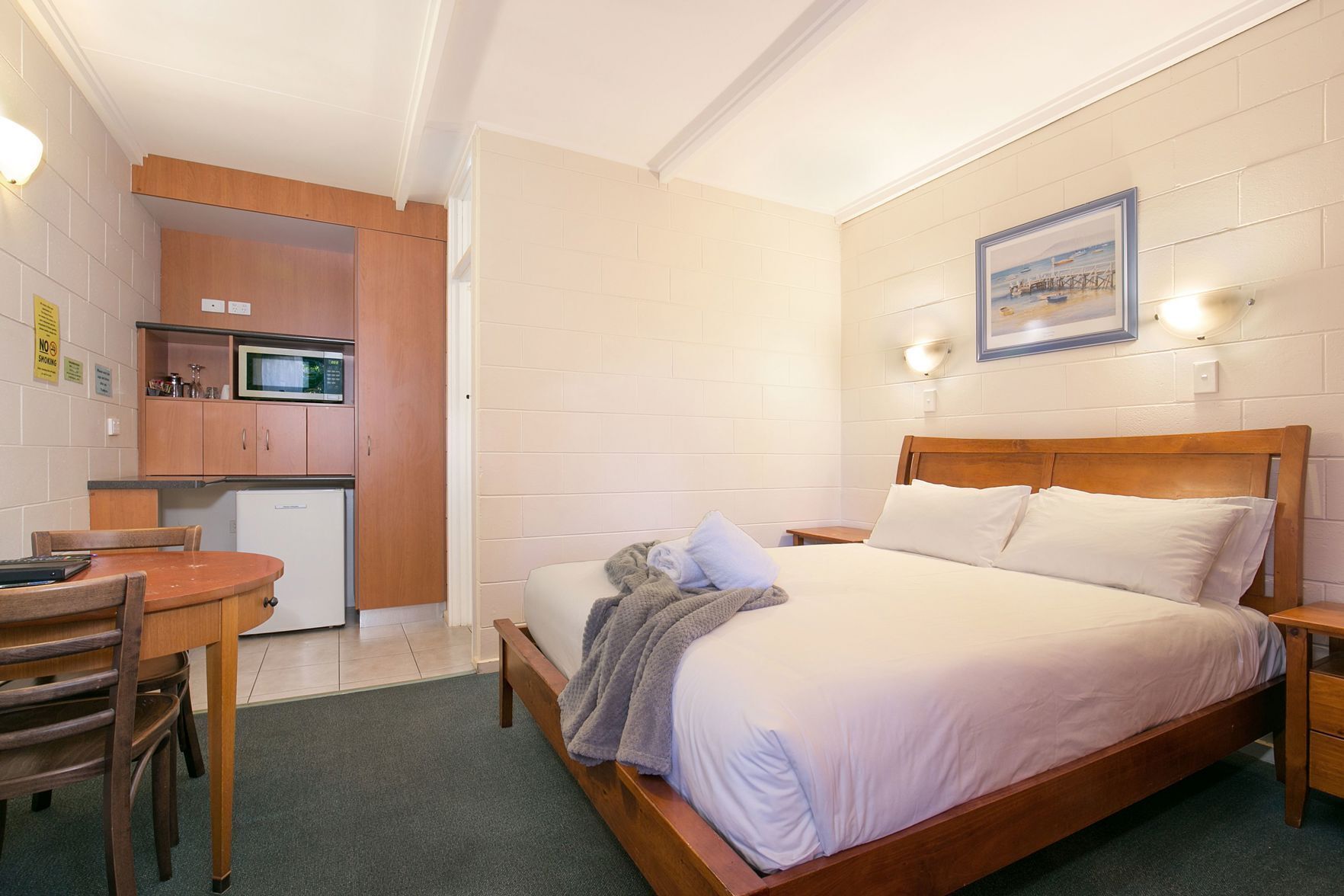 In-room safe, iron/ironing board, bed sheets