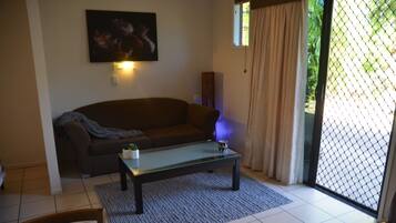 Classic Room | In-room safe, iron/ironing board, bed sheets