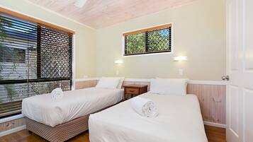 Vil·la, 2 dormitoris | Caixa forta a l'habitació, planxa i posts de planxar i roba de llit