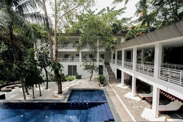 Standard Double Room, 1 Katil Ratu (Queen), Garden View | Teres/patio