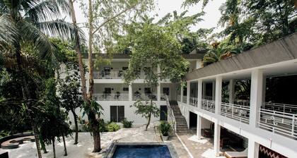 Lepic Villa Hotel