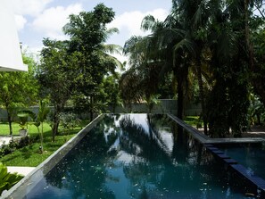 Kolam renang outdoor