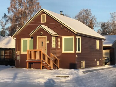 Modern Studio in Heart of Downtown Fairbanks - beautifully renovated & clean