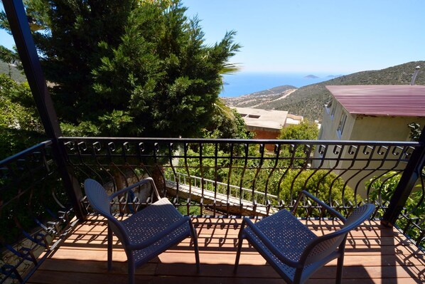 Villa | Balcony