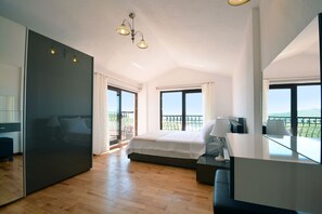 Villa | 4 Schlafzimmer, Bügeleisen/Bügelbrett, kostenloses WLAN, Bettwäsche
