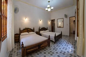 스탠다드 더블룸 또는 트윈룸 | 다리미/다리 미판, 침대 시트